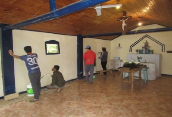 SE COLABORA EN EL EMBELLECIMIENTO DE CAPILLA EN COLONIA ROMERO