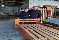 CONTINÚA LA ENTREGA DE MOBILIARIO A VECINOS