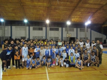 EL B&Aacute;SQUET MUESTRA SU FUERZA EN INICIO DE CAMPEONATO