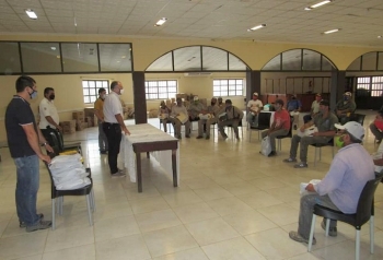 ENTREGAN INDUMENTARIA DE TRABAJO A MUNICIPALES