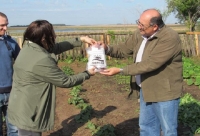 VISITA Y ENTREGA DE SEMILLA PARA LA HUERTA MUNICIPAL