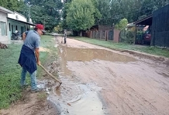 SE TRABAJA EN CALLES DONDE SE ACUMUL&Oacute; AGUA DE LLUVIA