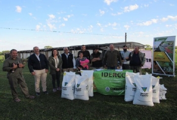 ENTREGA DE SEMILLAS A PEQUE&Ntilde;OS PRODUCTORES DE CAPILLITA