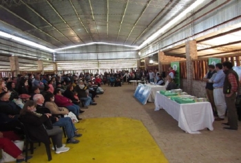 ACOMPA&Ntilde;AMOS LA ENTREGA DE SUBSIDIOS A PRODUCTORES POR EMERGENCIA AGROPECUARIA