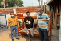 ENTREGA DE MOBILIARIO Y BOMBA DE AGUA A VECINOS