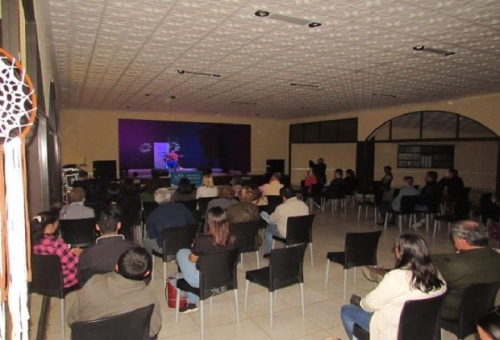 ATRACTIVA COMBINACI&Oacute;N ENTRE FERIA Y M&Uacute;SICA EN VIVO