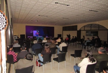 ATRACTIVA COMBINACI&Oacute;N ENTRE FERIA Y M&Uacute;SICA EN VIVO